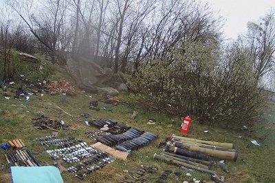 Здетоновані та нездетоновані боєприпаси, що залишилися після ведення бойових дій Здетоновані та нездетоновані боєприпаси, що залишилися після ведення бойових дій