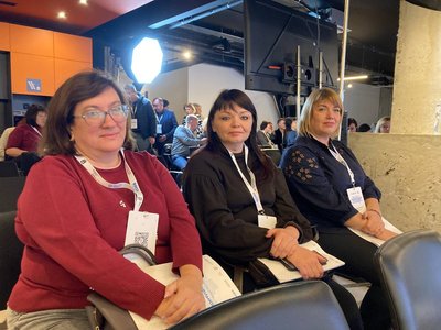 Директорка ліцею, заступниця голови та начальниця відділу освіти Донецької громади Директорка ліцею, заступниця голови та начальниця відділу освіти Донецької громади