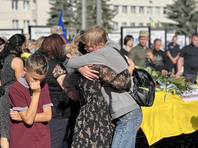 У Рівному попрощались з військовим Валерієм Комаром