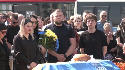 З військовими Павлом Поліщуком та Володимиром Цекларем попрощалися у Рівному З військовими Павлом Поліщуком та Володимиром Цекларем попрощалися у Рівному