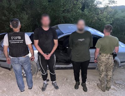 Напали на військового під час спроби незаконно перетнути кордон: затримали жителів Дніпропетровщини та Київщини Напали на військового під час спроби незаконно перетнути кордон: затримали жителів Дніпропетровщини та Київщини