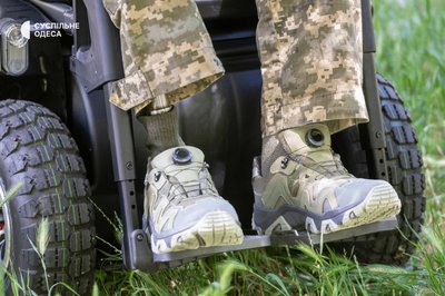 Дев'ять діб чекав на евакуацію: ветеран з Одещини після ампутації руки й ноги повернувся додому