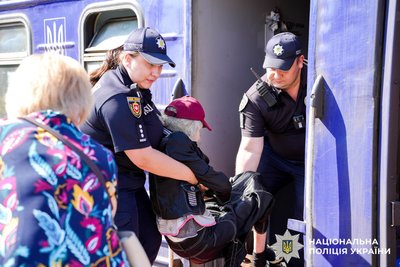 Дванадцятий евакуаційний потяг з Донеччини прибув на Рівненщину Дванадцятий евакуаційний потяг з Донеччини прибув на Рівненщину