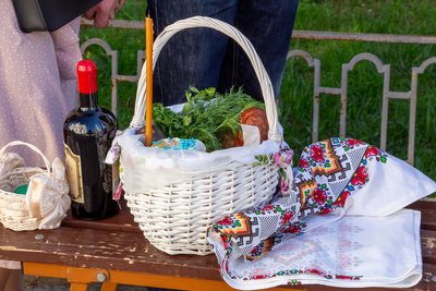 Великодній кошик для освячення паски Великодній кошик для освячення паски