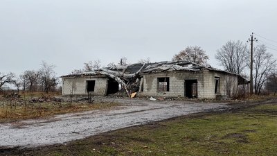 зруйнований обстрілом будинок село Гришине Покровська громада Донецька область 23 грудня 2024 рік зруйнований обстрілом будинок село Гришине Покровська громада Донецька область 23 грудня 2024 рік