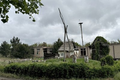 "Вночі – гупає, вдень – так собі, ми звикли». Фоторепортаж з прифронтового Золотого Колодязя на Донеччині "Вночі – гупає, вдень – так собі, ми звикли». Фоторепортаж з прифронтового Золотого Колодязя на Донеччині