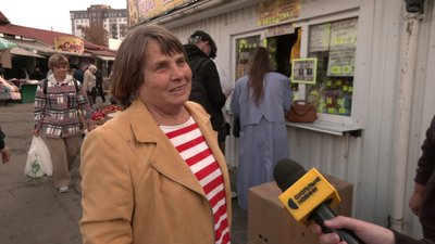 Білі, рижики та опеньки: що розповіли продавці та покупці про ціни на гриби на центральному ринку Рівного Білі, рижики та опеньки: що розповіли продавці та покупці про ціни на гриби на центральному ринку Рівного