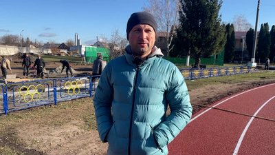 На стадіоні у Прилуках завершують облаштування бігових доріжок за 12 мільйонів гривень На стадіоні у Прилуках завершують облаштування бігових доріжок за 12 мільйонів гривень