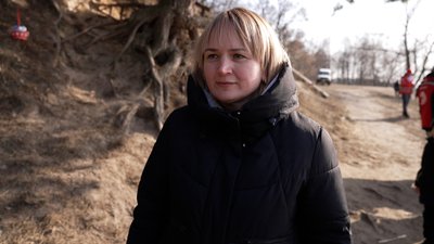 У Чернігові рятувальники показали дітям, як рятувати людей на кризі У Чернігові рятувальники показали дітям, як рятувати людей на кризі