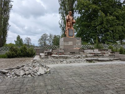 "Іноді почуваємо себе, неначе в тирі". Як живе прикордонне Миропілля на Сумщині