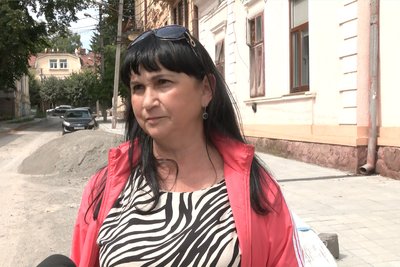 Жителька вулиці Фучика у Чернівцях Світлана Жителька вулиці Фучика у Чернівцях Світлана