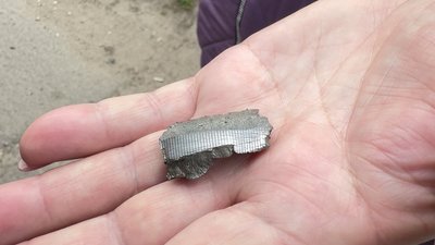 "Вікна повилітали та шибки. Ще й вирва з'явилась". Херсонці розповіли про обстріл Корабельного району "Вікна повилітали та шибки. Ще й вирва з'явилась". Херсонці розповіли про обстріл Корабельного району