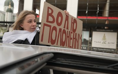 ольга коновал, автопробіг на підтримку військовополонених, тернопіль, 2 листопада ольга коновал, автопробіг на підтримку військовополонених, тернопіль, 2 листопада