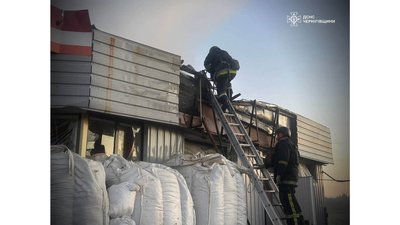 Внаслідок атаки РФ горіла автозаправка у Ніжинському районі Внаслідок атаки РФ горіла автозаправка у Ніжинському районі