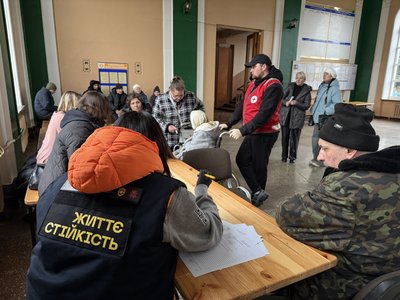 12 переселенців з Донеччини прибули 38 евакуаційним потягом на Рівненщину 12 переселенців з Донеччини прибули 38 евакуаційним потягом на Рівненщину