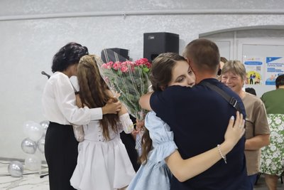 Випускний в укритті: як прощалися зі школою дев’ятикласники з Пологів на Сумщині Випускний в укритті: як прощалися зі школою дев’ятикласники з Пологів на Сумщині