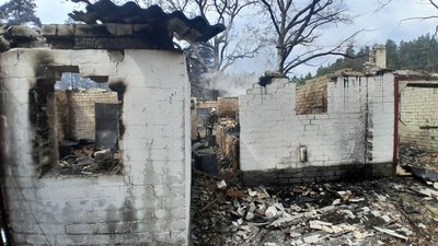 Жителі громади на Житомирщині розповіли про руйнування внаслідок ракетно-дронових атак армії РФ Жителі громади на Житомирщині розповіли про руйнування внаслідок ракетно-дронових атак армії РФ