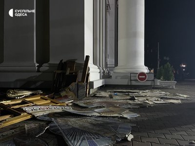 Влучання російської ракети в собор в Одесі 23 липня Влучання російської ракети в собор в Одесі 23 липня