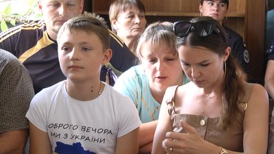 Олексій Нечипоренко і мама загиблого Даниїла Каріна Бельченко Олексій Нечипоренко і мама загиблого Даниїла Каріна Бельченко