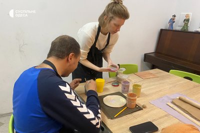 Єдина в Одесі інклюзивна майстерня: як працює простір для дорослих з аутизмом та ментальною інвалідністю Єдина в Одесі інклюзивна майстерня: як працює простір для дорослих з аутизмом та ментальною інвалідністю