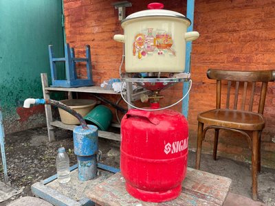 "Половина села зі світлом, інша без світла": жителі Самотоївки на Сумщині кілька днів без електроенергії "Половина села зі світлом, інша без світла": жителі Самотоївки на Сумщині кілька днів без електроенергії