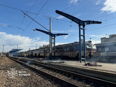Робота ППО та провокація влади: РФ запустила дезінформаційну кампанію, щоб виправдати удар по вокзалу у Дніпрі Робота ППО та провокація влади: РФ запустила дезінформаційну кампанію, щоб виправдати удар по вокзалу у Дніпрі