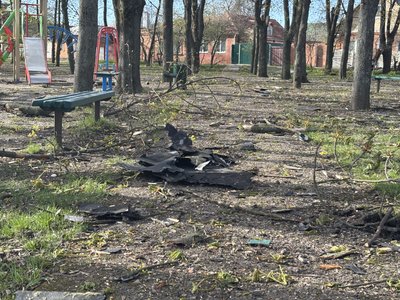 У Сумах російський безпілотник пошкодив навчальний заклад У Сумах російський безпілотник пошкодив навчальний заклад