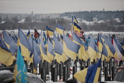 алея слави, 18 кладовище, кладовище харків, прапор, загиблі військові, пам'ять алея слави, 18 кладовище, кладовище харків, прапор, загиблі військові, пам'ять