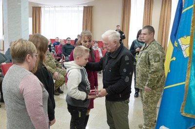 42 захисники із Сумщини відзначені державними нагородами посмертно — ОВА 42 захисники із Сумщини відзначені державними нагородами посмертно — ОВА