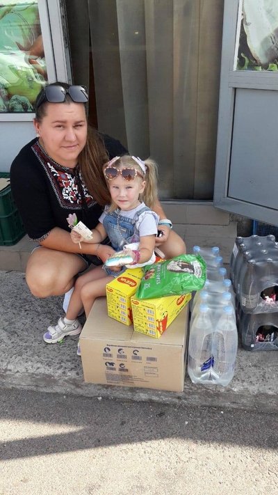 Понад 2 роки не бачила тата: звільнений з полону чуднівець зустрівся з донькою та дружиною Понад 2 роки не бачила тата: звільнений з полону чуднівець зустрівся з донькою та дружиною
