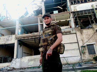"Це війна – за Україну": захисник з Миколаєва Олександр Долбнєв переїхав у село на Черкащині "Це війна – за Україну": захисник з Миколаєва Олександр Долбнєв переїхав у село на Черкащині