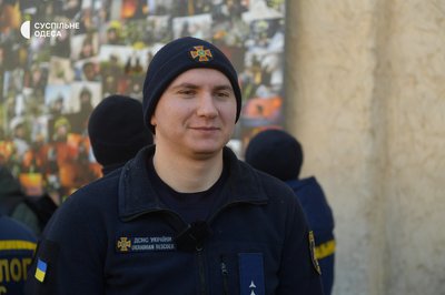 Фото з-під завалів і портрети рятувальників: в Одесі відкрили "Стіну Незламності" Фото з-під завалів і портрети рятувальників: в Одесі відкрили "Стіну Незламності"