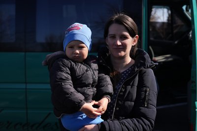 Повернуться, коли настане мир: із прифронтової Новопавлівки на Дніпропетровщині триває евакуація Повернуться, коли настане мир: із прифронтової Новопавлівки на Дніпропетровщині триває евакуація