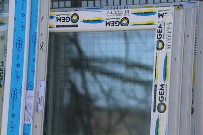 У Полтаву привезли партію вікон для будинків, пошкоджених під час обстрілу 1 лютого У Полтаву привезли партію вікон для будинків, пошкоджених під час обстрілу 1 лютого
