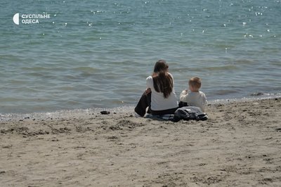 "Окрім сміття — уламки безпілотників": як в Одесі готують пляжі до нового сезону "Окрім сміття — уламки безпілотників": як в Одесі готують пляжі до нового сезону