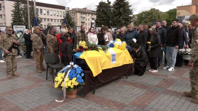 З військовим Олександром Кравчуком попрощалися у Рівному З військовим Олександром Кравчуком попрощалися у Рівному