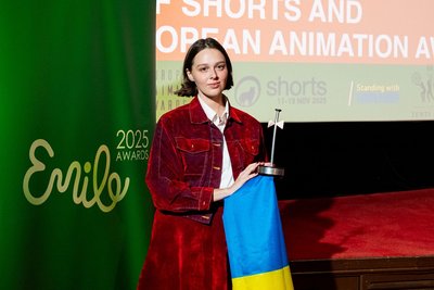 Анастасія Фалілеєва з нагородою Emile Awards Анастасія Фалілеєва з нагородою Emile Awards