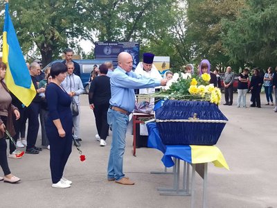На Кіровоградщині попрощалися з військовими Миколою Нікітіним та Олегом Вакуленком На Кіровоградщині попрощалися з військовими Миколою Нікітіним та Олегом Вакуленком