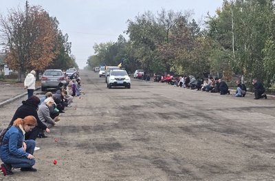 На Миколаївщині в останню путь путь молодшого сержанта Андрія Молдована На Миколаївщині в останню путь путь молодшого сержанта Андрія Молдована