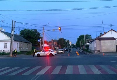 У Житомирі в ДТП травмувалися троє людей, одного з водіїв розшукують У Житомирі в ДТП травмувалися троє людей, одного з водіїв розшукують