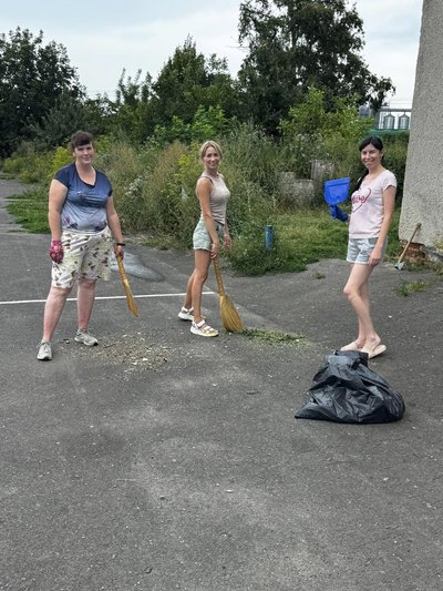 У місті на Рівненщині батьки футболістів відновлюють стадіон У місті на Рівненщині батьки футболістів відновлюють стадіон