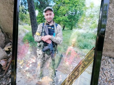 "Це шрами на материнських серцях": у Кропивницькому вшанували пам’ять загиблих військових "Це шрами на материнських серцях": у Кропивницькому вшанували пам’ять загиблих військових
