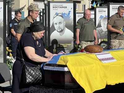 У Рівному попрощались з військовим Валерієм Комаром