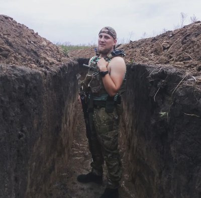 "Рано чи пізно кожен має піти воювати". Історія бійця 77 батальйону 102 бригади Андрія Досюка з Івано-Франківщини "Рано чи пізно кожен має піти воювати". Історія бійця 77 батальйону 102 бригади Андрія Досюка з Івано-Франківщини