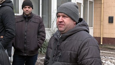 Черги у районному ТЦК на Волині: як проходять медкомісію "обмежено придатні" Черги у районному ТЦК на Волині: як проходять медкомісію "обмежено придатні"