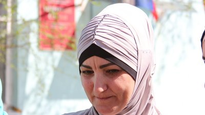 "Men qorqam, tevqif ayatını deñiştirecek". İşğal etilgen Qırımda "qadın davaları" "Men qorqam, tevqif ayatını deñiştirecek". İşğal etilgen Qırımda "qadın davaları"