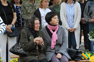 У Житомирі відкрили меморіальну дошку загиблому військовому Максиму Шарварчуку У Житомирі відкрили меморіальну дошку загиблому військовому Максиму Шарварчуку