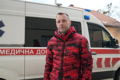 “FPV ганяються за нашими авто”: як працюють фахівці екстреної допомоги на прикордонній Сумщині “FPV ганяються за нашими авто”: як працюють фахівці екстреної допомоги на прикордонній Сумщині