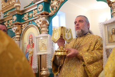 Митрополит Симеон освятив новий храм у селі на Вінниччині Митрополит Симеон освятив новий храм у селі на Вінниччині