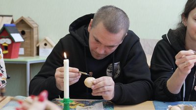У Вінниці для оборонців провели майстер-клас з писанкарства У Вінниці для оборонців провели майстер-клас з писанкарства